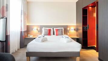 1 bedroom, premium bedding, minibar, in-room safe