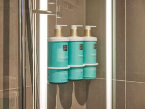 Bathroom - Novotel Suites Geneve Aeroport (Vernier)