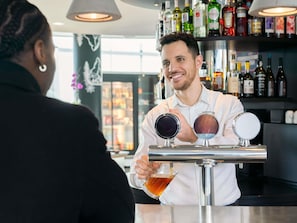 Bar (in der Unterkunft)