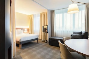 Superior-suite | 1 soveværelse, premium-sengetøj, minibar, pengeskab på værelset