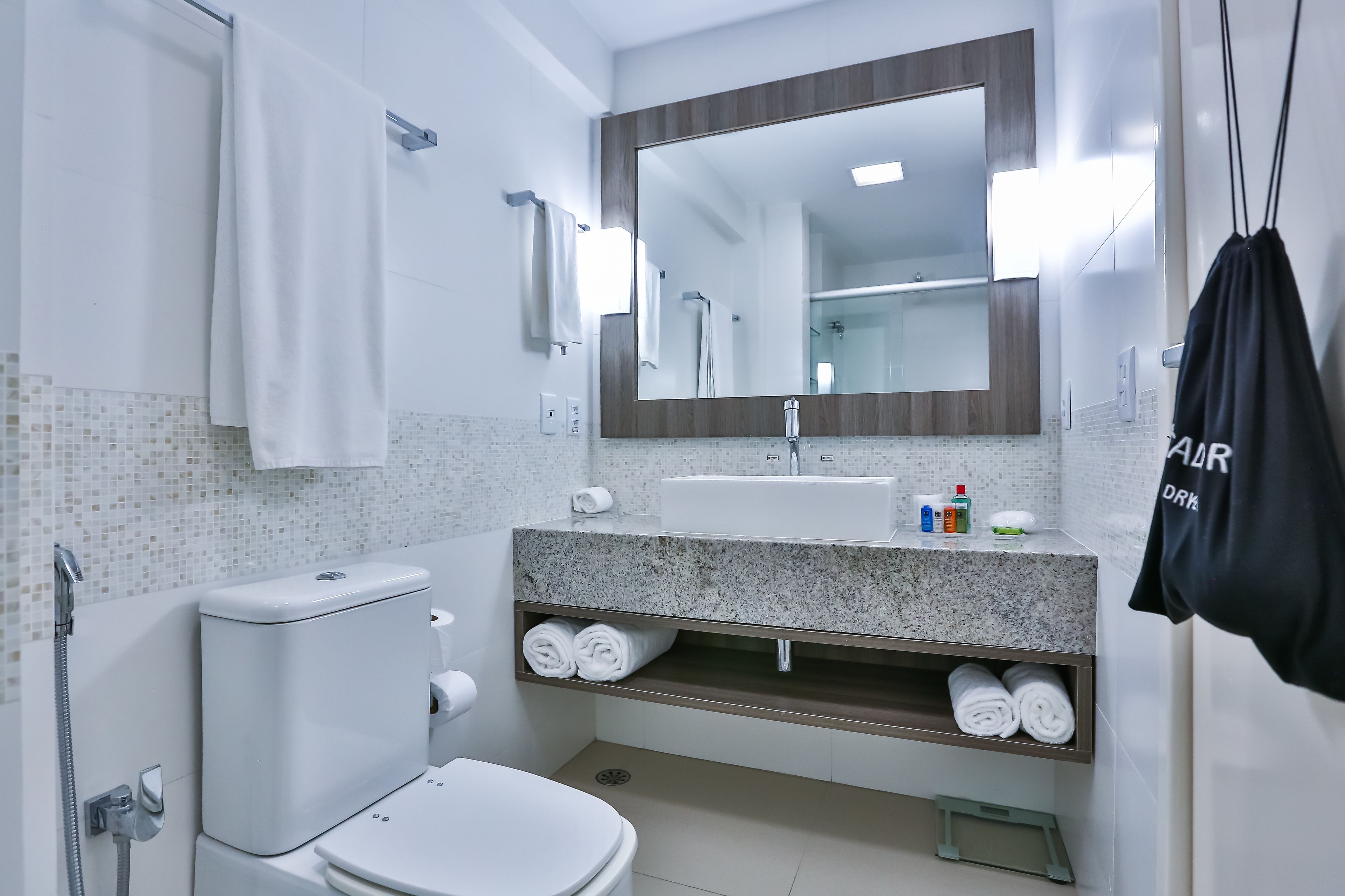 suite business class king | bathroom | shower, free toiletries, hair dryer, towels