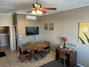 Standard Studio Suite | Living area