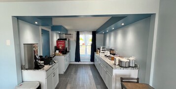 Free daily continental breakfast