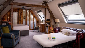 デラックス ダブルルーム 1 ベッドルーム (Feature Room) | 低刺激性寝具、デスク、ノートパソコン用作業スペース、遮光カーテン