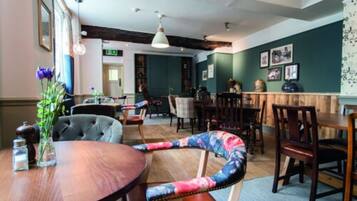 Breakfast, lunch, dinner served; British cuisine