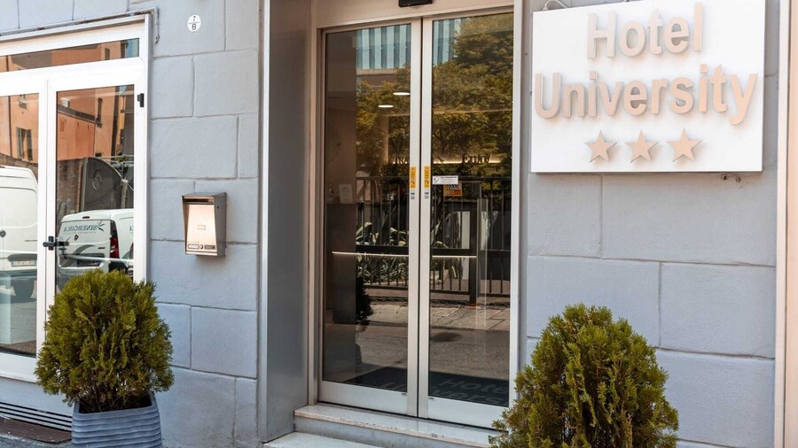 Hotel University