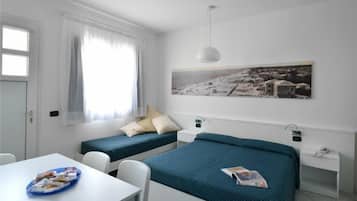 Appartement, 1 chambre (3 Adults) | Coffres-forts dans les chambres, bureau, lits bébé (gratuits)