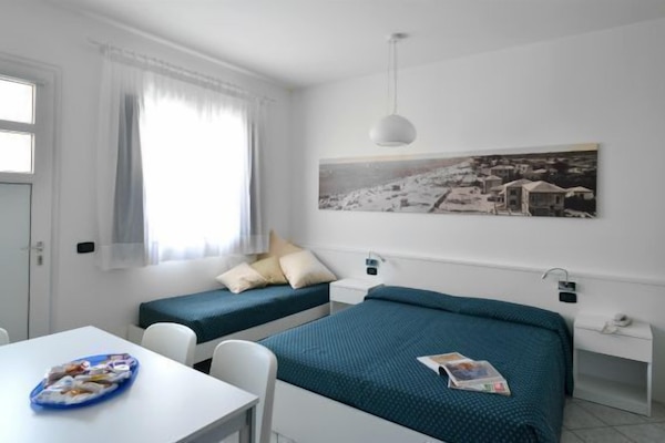 Apartment, 1 Bedroom (3 Adults) | In-room safe, desk, cribs (free), rollaway beds (surcharge)