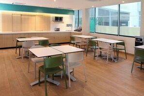 รวมอาหารเช้าแบบบุฟเฟ่ต์ ทุกวัน