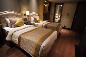 Premium Room | Minibar, in-room safe, desk, soundproofing - The Corus Hotel (New Delhi)