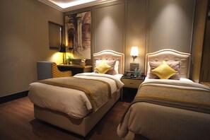 Premium Room | Minibar, in-room safe, desk, soundproofing - The Corus Hotel (New Delhi)