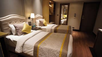 Premium Room | Minibar, in-room safe, desk, soundproofing