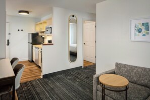 25-inch TV with cable channels - TownePlace Suites Bowie Town Center (Bowie)