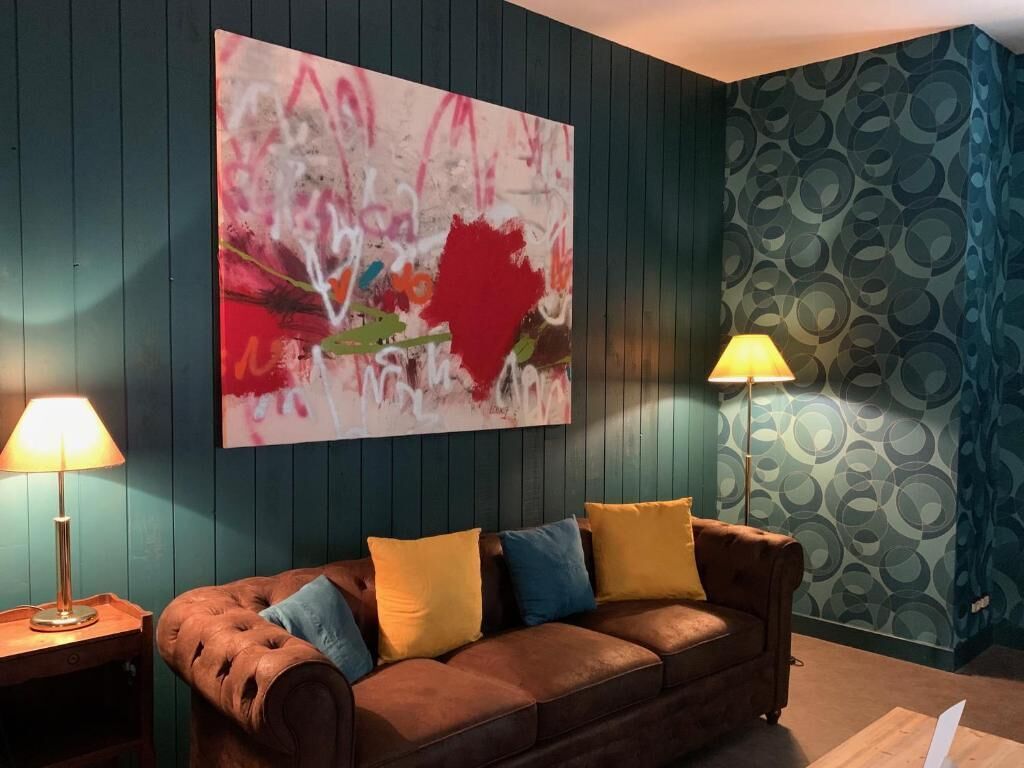 luxury suite | living area | flat-screen tv