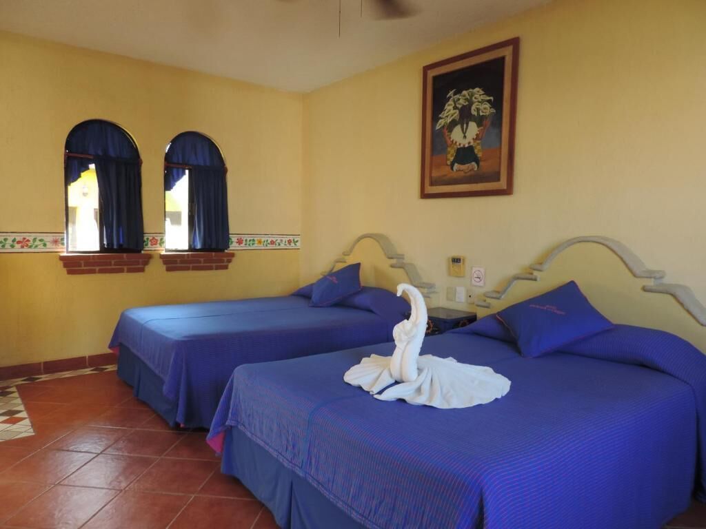 羽绒被、客房内保险箱、笔记本电脑工作区、遮光窗帘