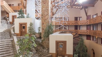 Café da manhã com buffet todos os dias (EUR 11 por pessoa)