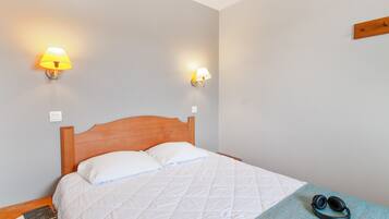 Apartment 5 people - 1 bedroom - Terrace or balcony | In-room safe, iron/ironing board, cots/infant beds, free WiFi