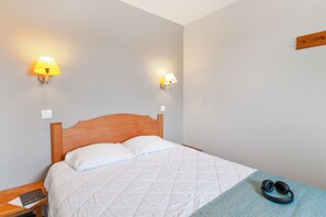 Apartment 5 people - 1 bedroom - Terrace or balcony | In-room safe, iron/ironing board, cribs/infant beds, free WiFi