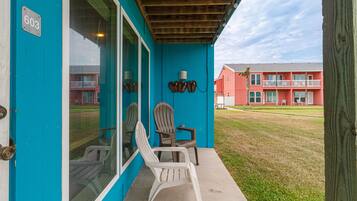 Condo, 3 quartos, vista para a praia | Terraço/pátio