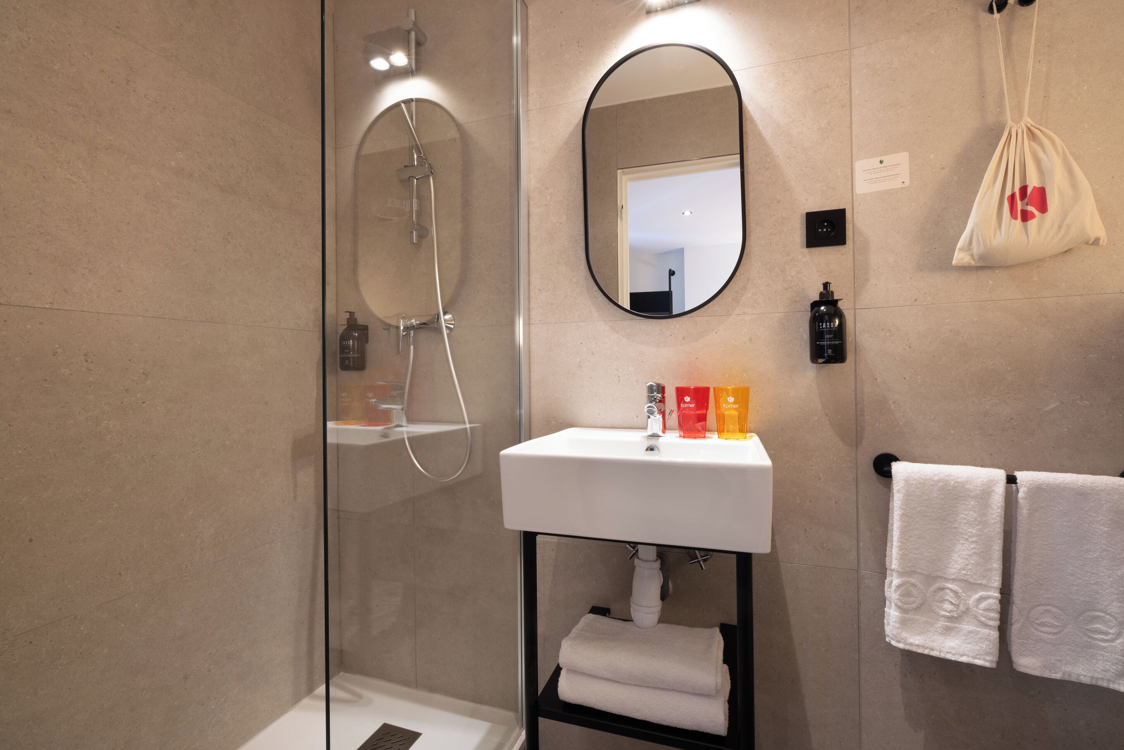 Photo - Korner Montmartre