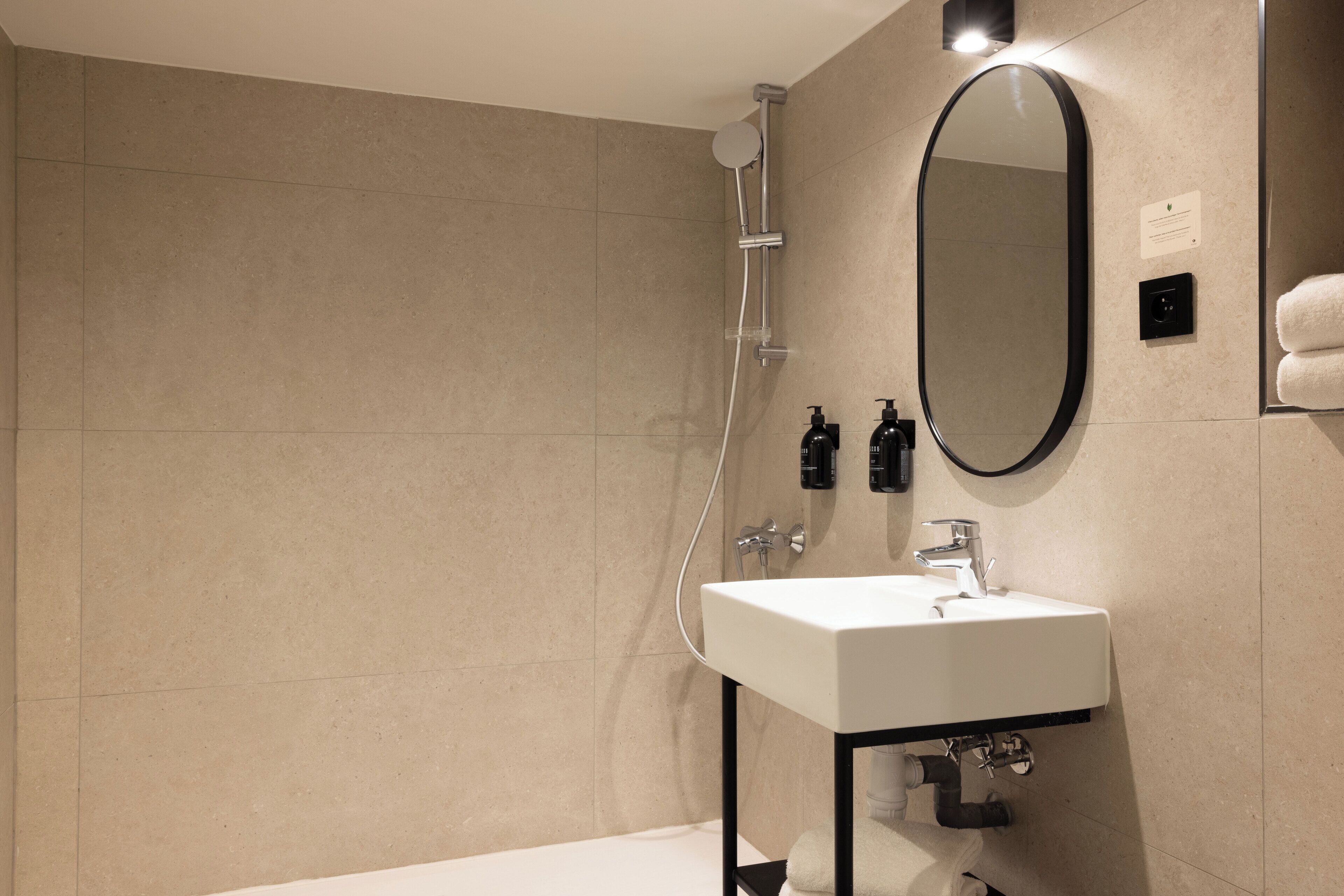 Photo - Korner Montmartre