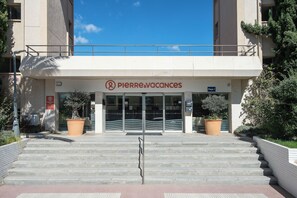 Outdoor pool, pool umbrellas