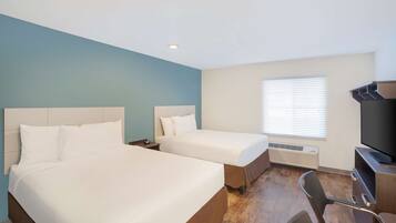 Studio – standard, 2 queensize-senger, ikke-røyk, kjøleskap og mikrobølgeovn | Skrivebord, skrivebord for bærbar PC og strykejern/-brett