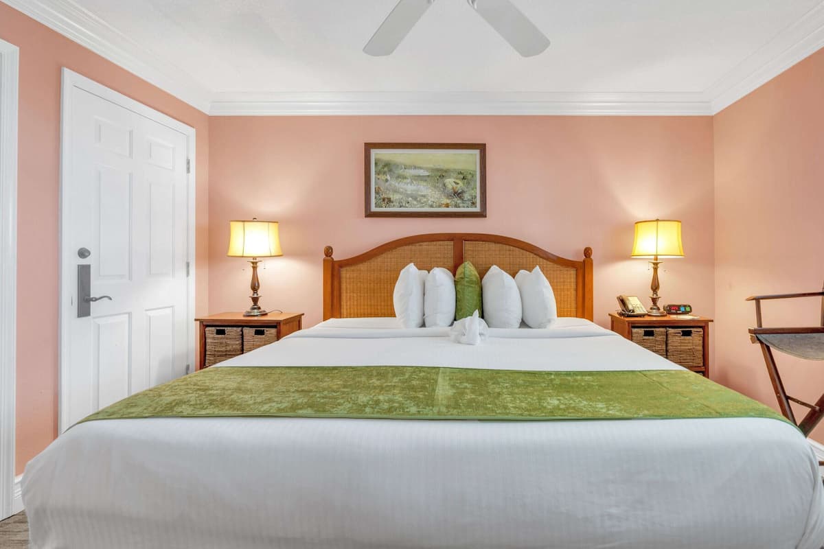 Premium bedding, pillowtop beds, in-room safe, desk