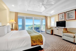 Premium bedding, pillowtop beds, in-room safe, desk