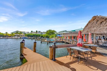 Restaurant at Dove Creek Resort & Marina, Trademark Collection by Wyndham