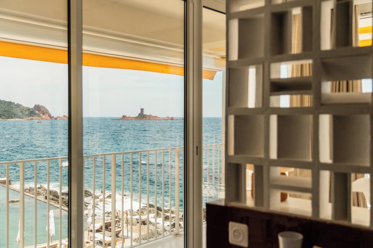 Minibar, in-room safe, individually decorated, individually furnished