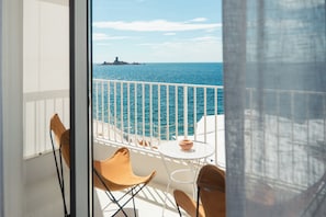 Minibar, coffres-forts dans les chambres, décoration personnalisée