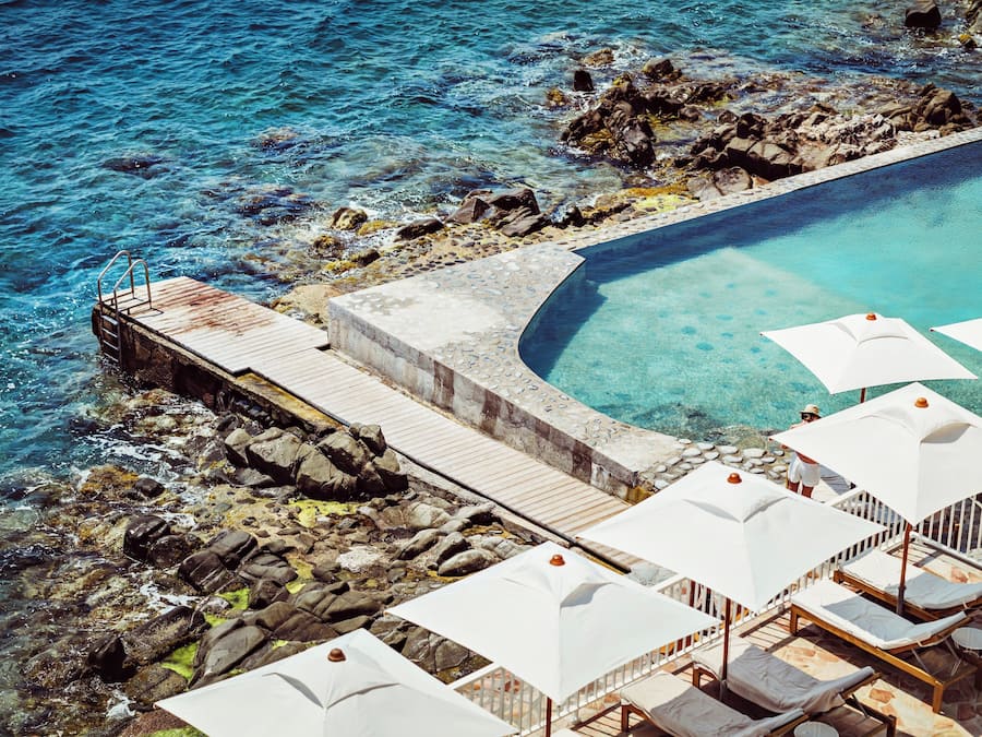 2 piscinas externas, guarda-sóis, espreguiçadeiras