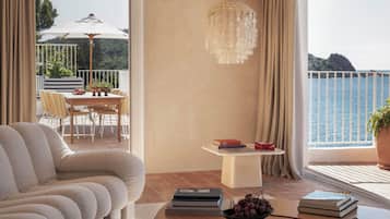 Suite (Riviera) | Minibar, brankas, dan didekorasi berbeda-beda