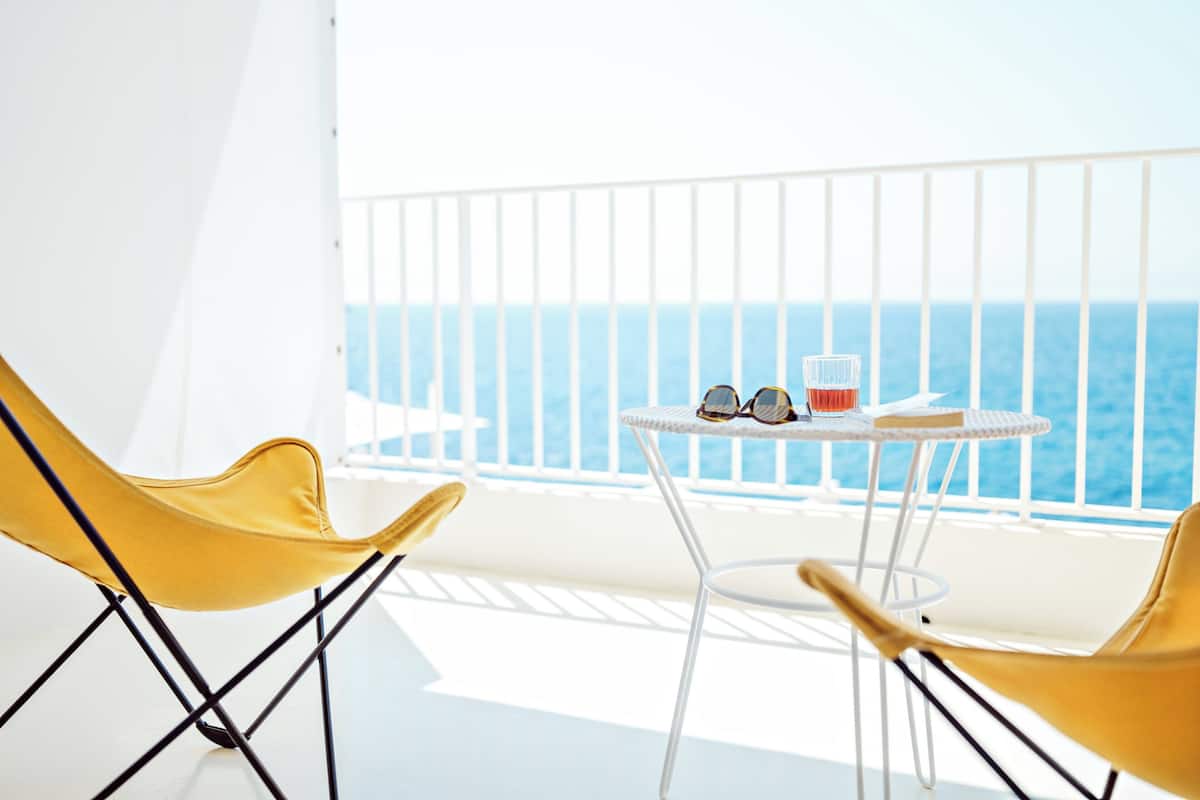 Chambre Supérieure, vue mer | Minibar, coffres-forts dans les chambres, décoration personnalisée