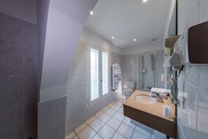 Hair dryer, towels - Noemys Néris Montluçon (Neris-les-Bains)