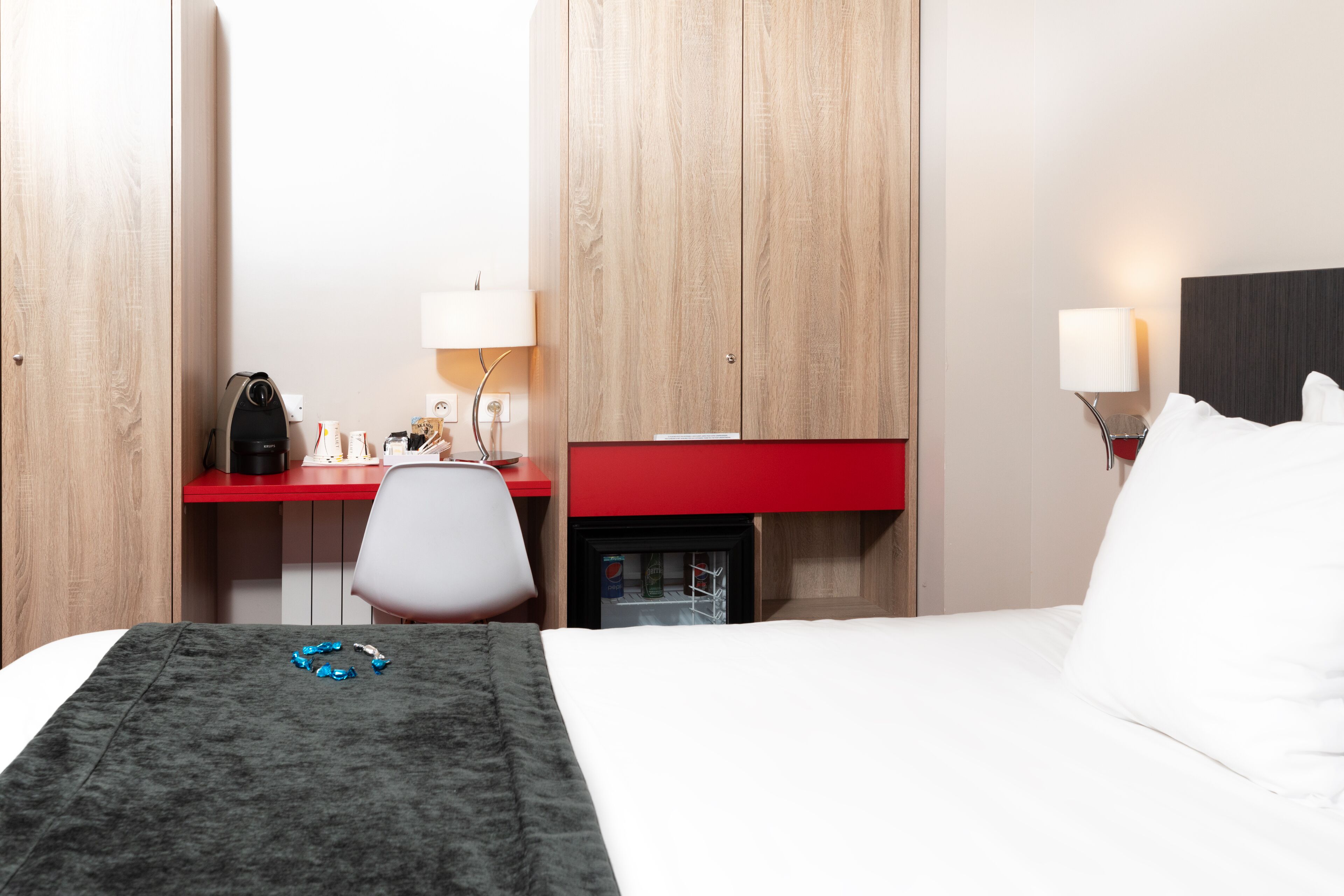 Minibar, in-room safe, free WiFi, bed sheets