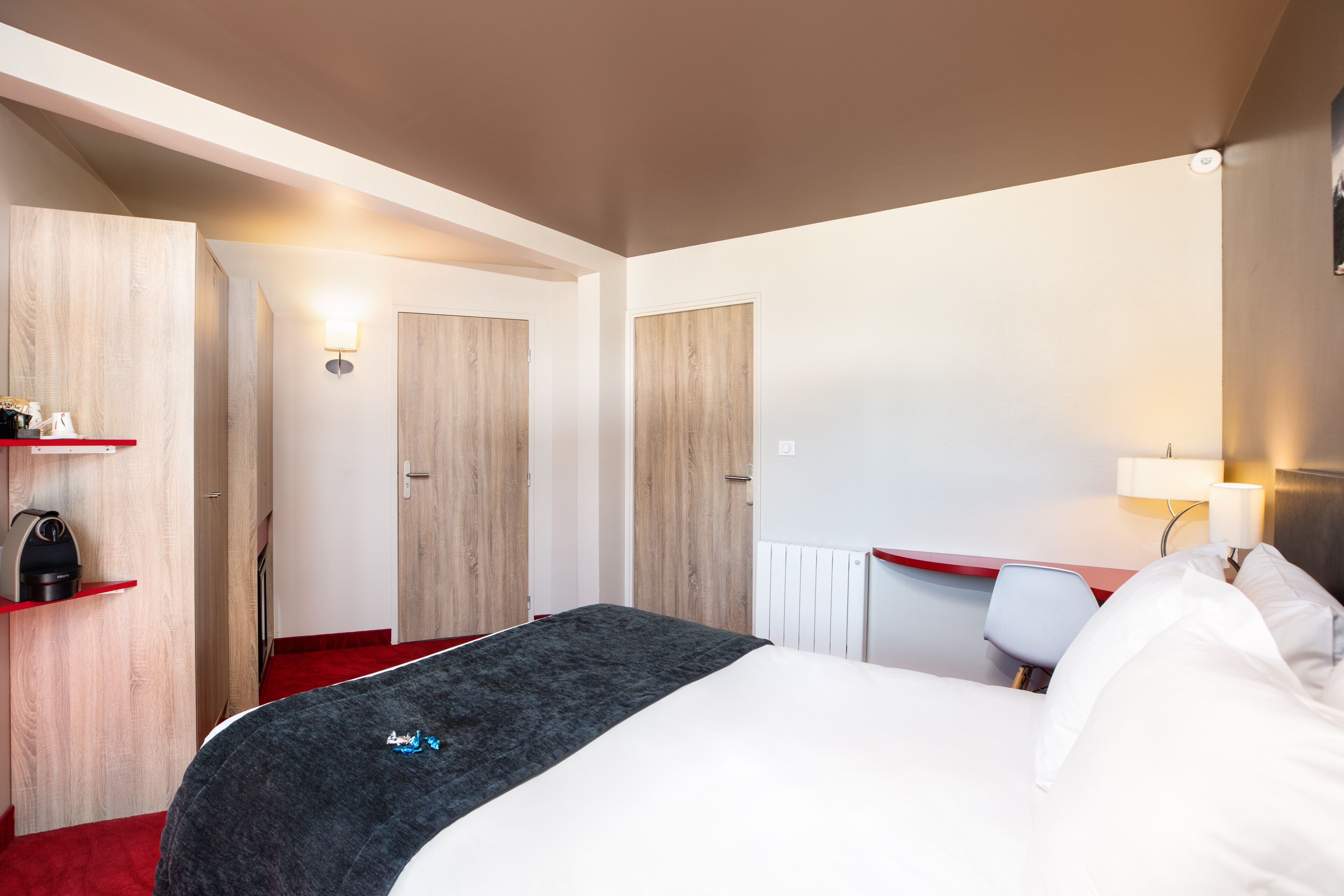 Minibar, in-room safe, free WiFi, bed sheets