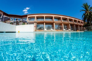 Piscina externa sazonal