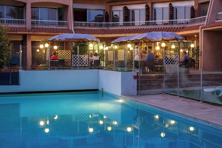 Seasonal outdoor pool