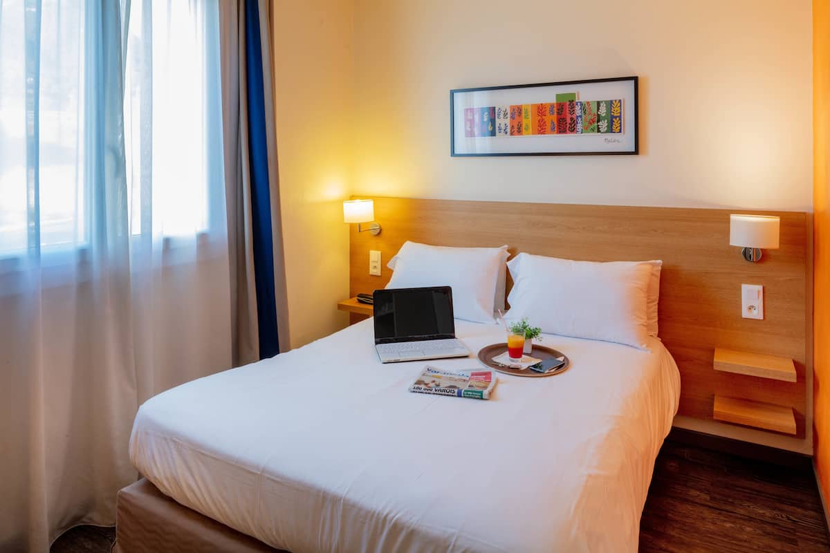 Standard Room | 2 bedrooms, soundproofing, free cribs/infant beds, free WiFi