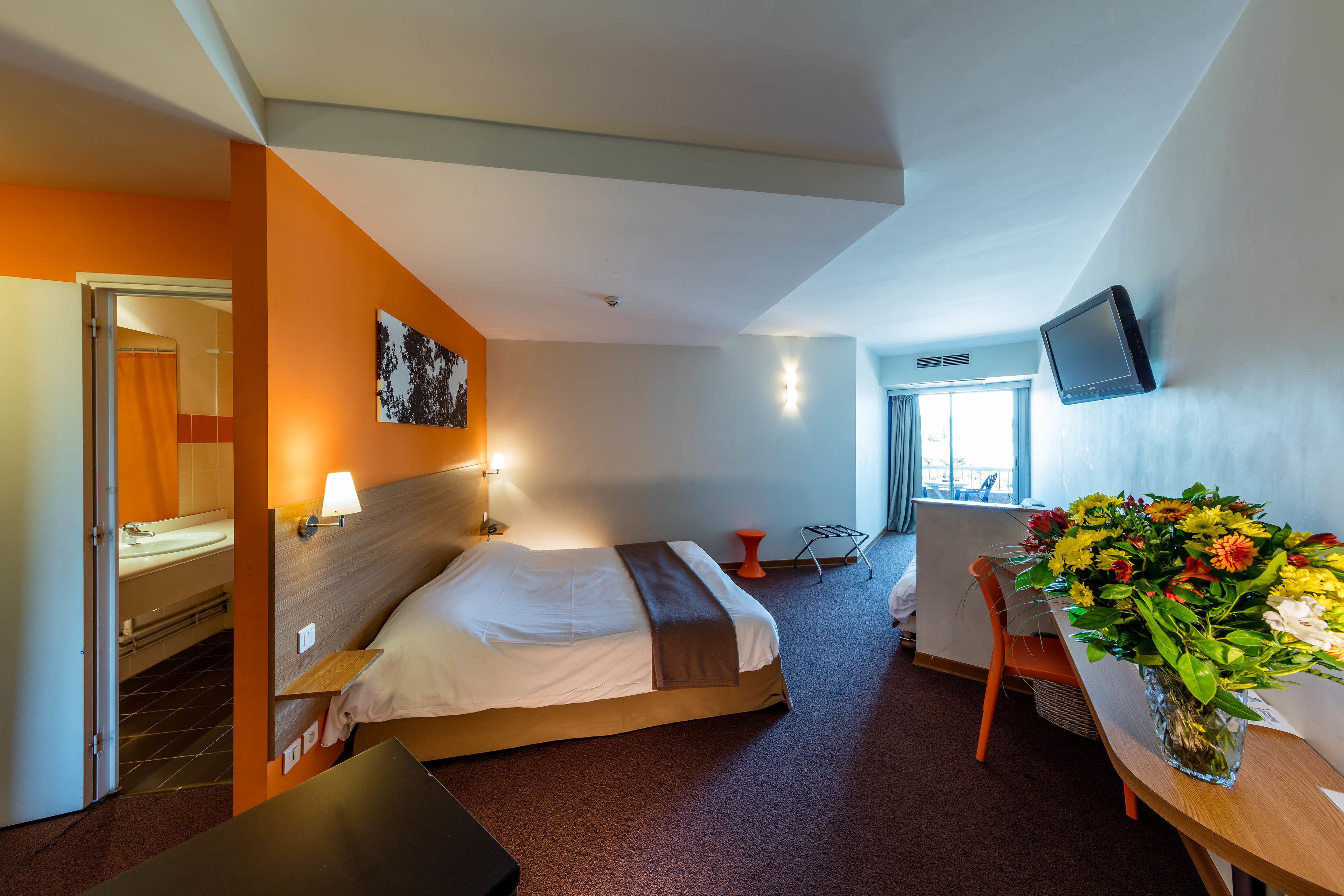 Triple Room | Soundproofing, free cribs/infant beds, free WiFi, wheelchair access