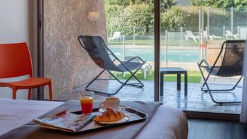 Chambre Supérieure Double ou avec lits jumeaux | Chambres insonorisées, lits bébé (gratuits), Wi-Fi gratuit