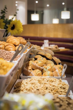 Frühstück und Abendessen