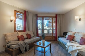 Apartement 8 people - 3 rooms - Duplex | Living area | TV - Pierre & Vacances Residence L'Albane (Vars)