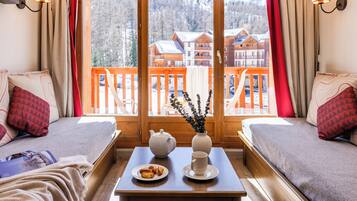 Appartement 6 personnes - 1 chambre + 1 coin nuit | Wohnbereich | Fernseher