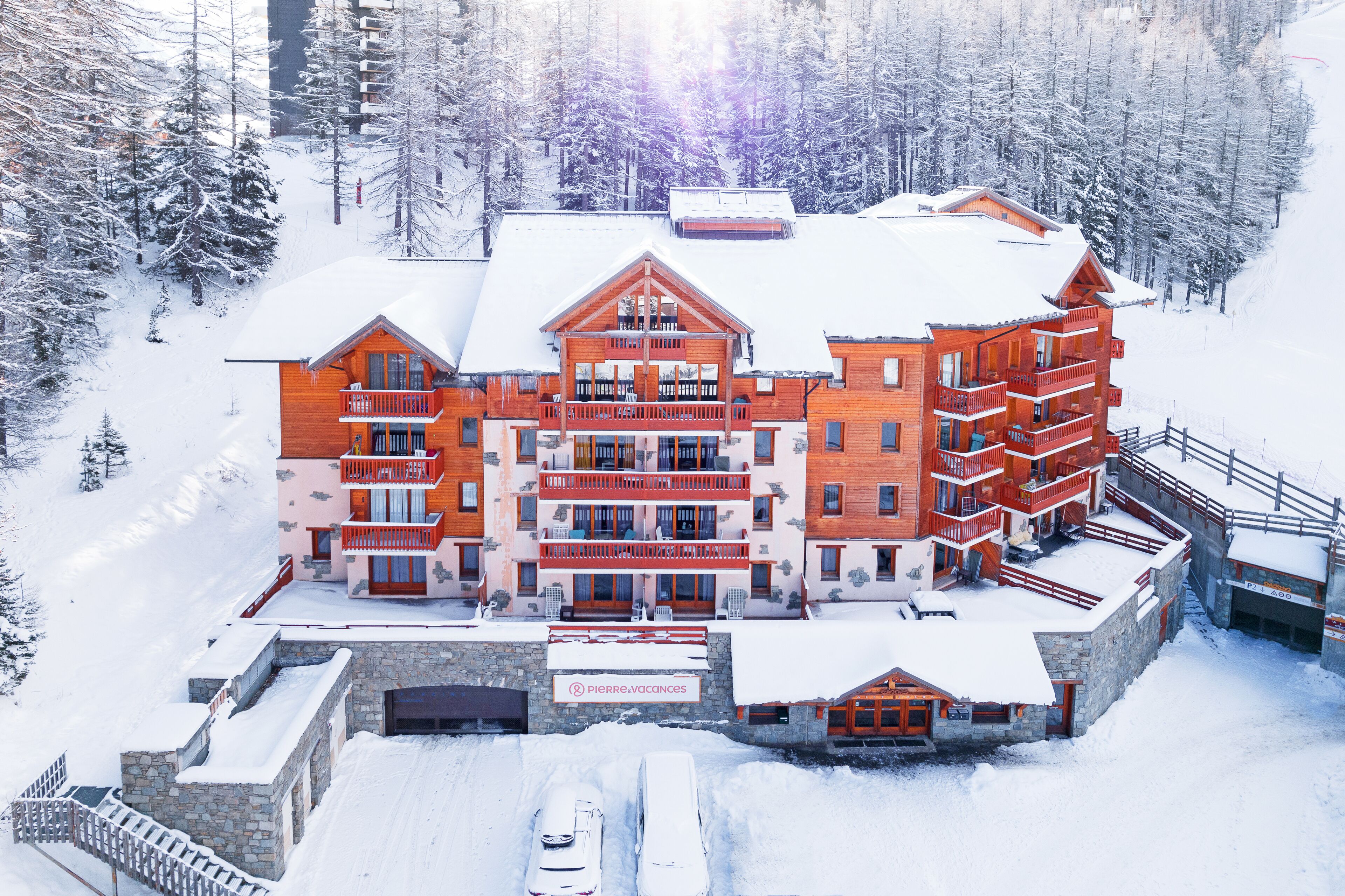 Mặt tiền nơi lưu trú