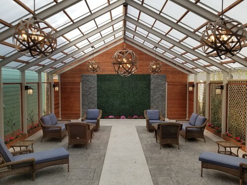 Sara's Inn On The Boulevard