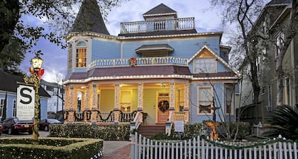 Sara's Inn On The Boulevard