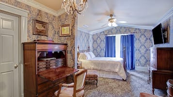 Premium Room, 1 Queen Bed | Desk, iron/ironing board, free WiFi, bed sheets